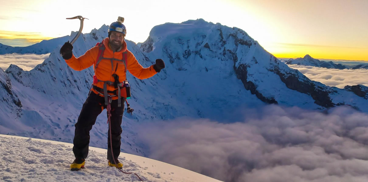 climbing-vallunaraju 3