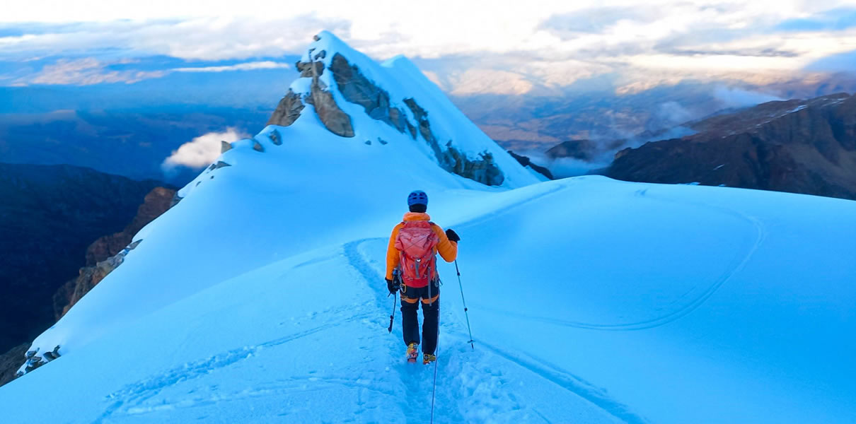 climbing-vallunaraju 4